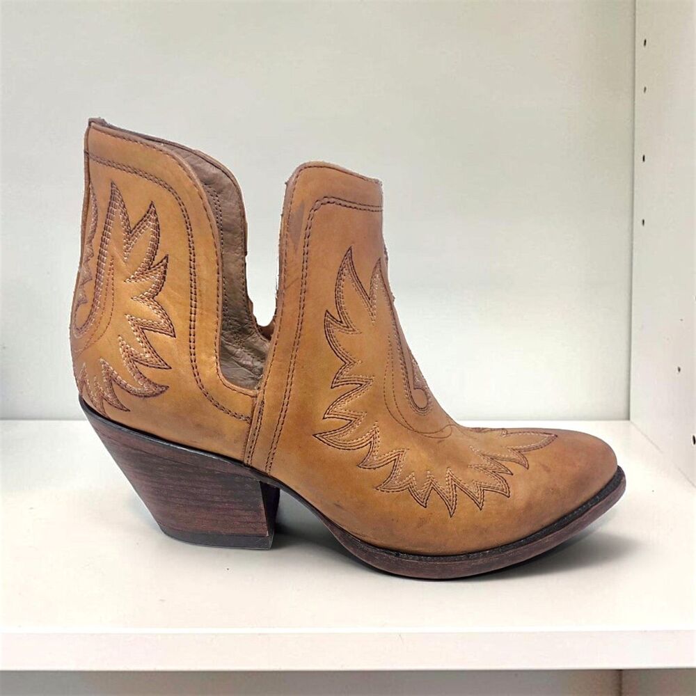Ariat Dixon R Tan Brown Leather Pointed Toe Womens 11 B Western Booties 10038307